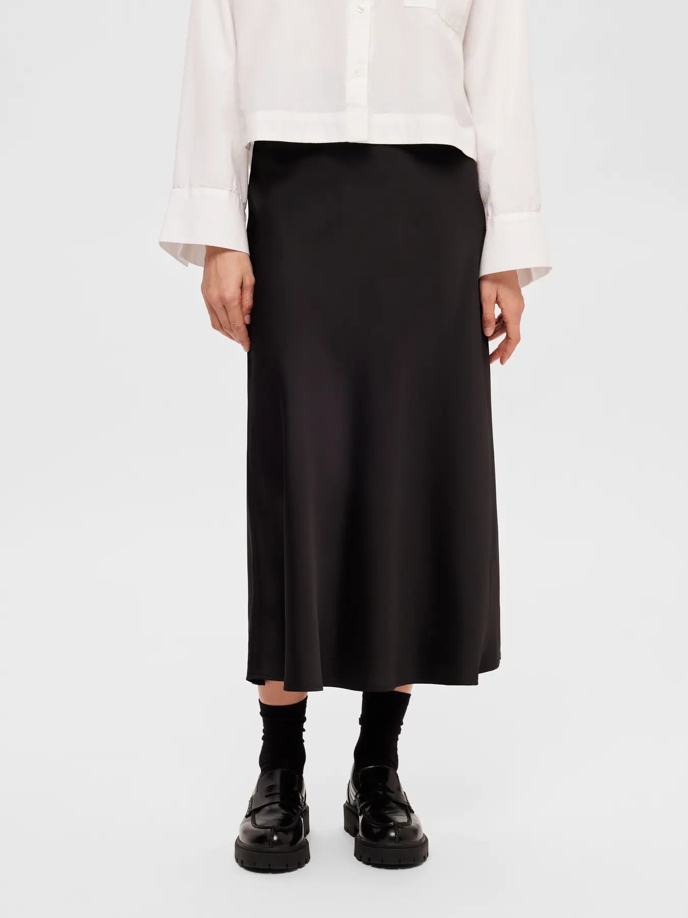 Selected/Femme SATIN MIDI SKIRT Delicioso