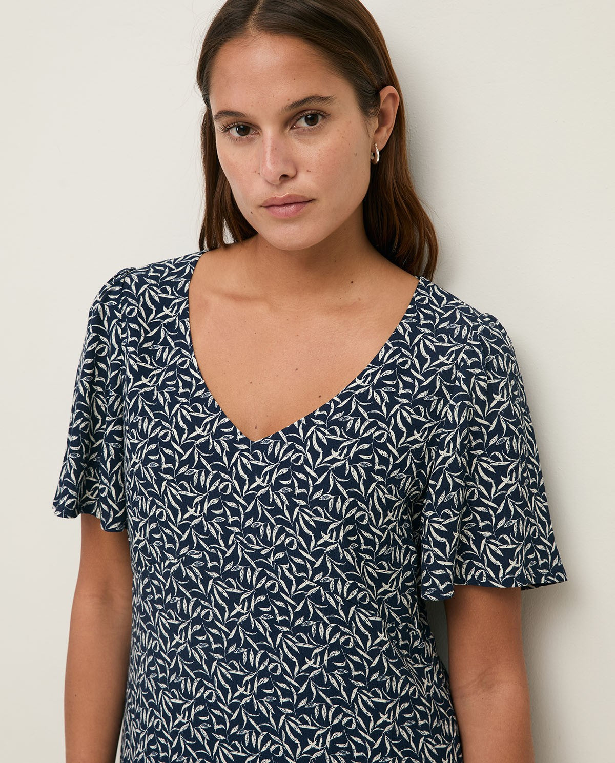Yerse FLOWY MIDI DRESS WITH GEOMETRIC PRINT