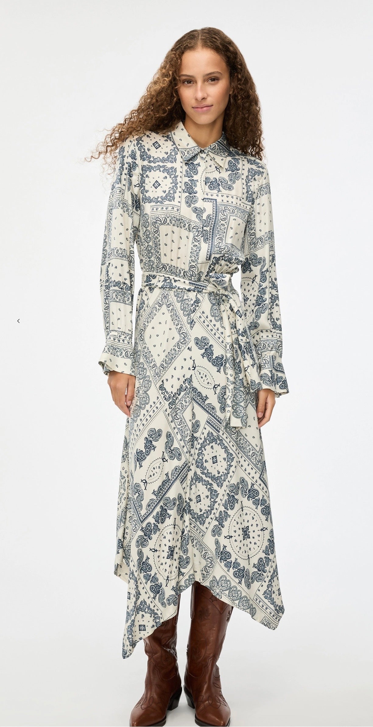 I Blue FIGURE-SKIMMING DRESS
Ivory