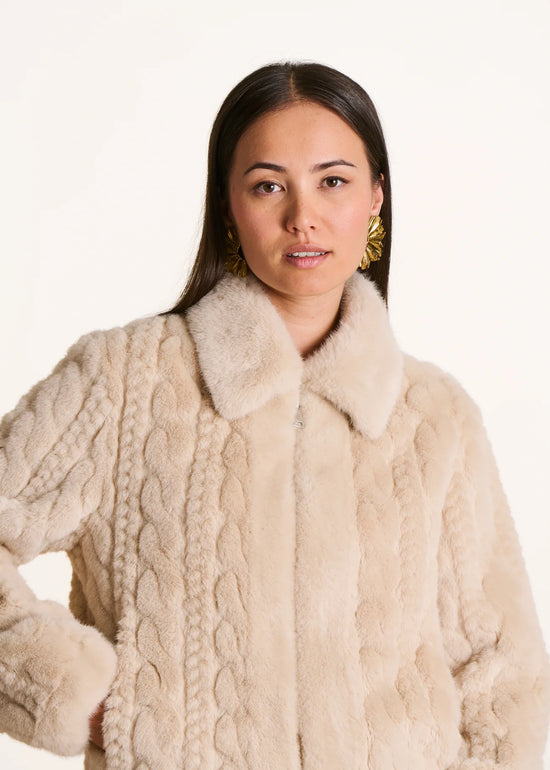 La Fee Maraboutee Short ecru coat with faux fur