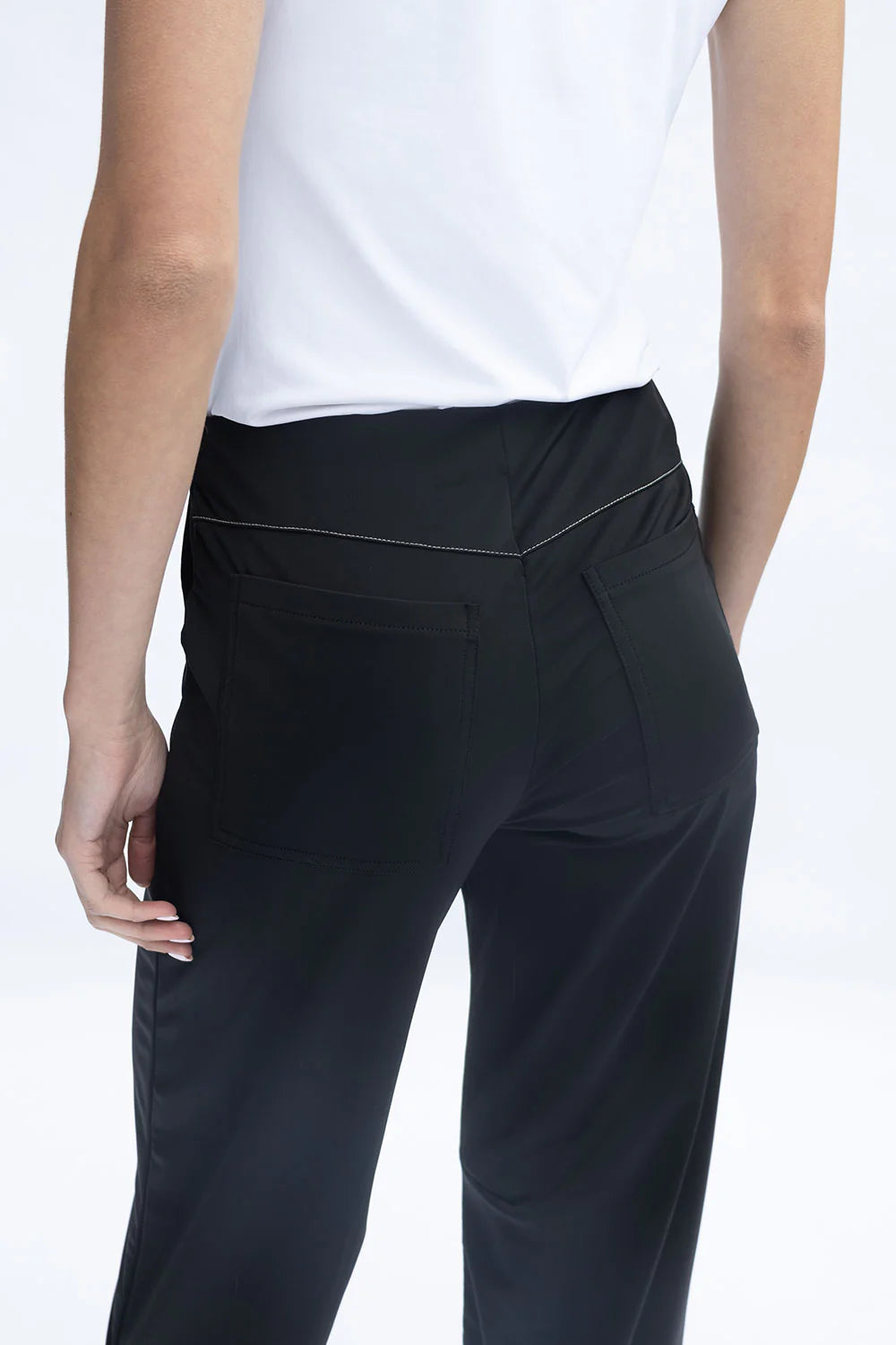 No2mor0 Hera Hera Travel Trouser – 27” Leg
Black