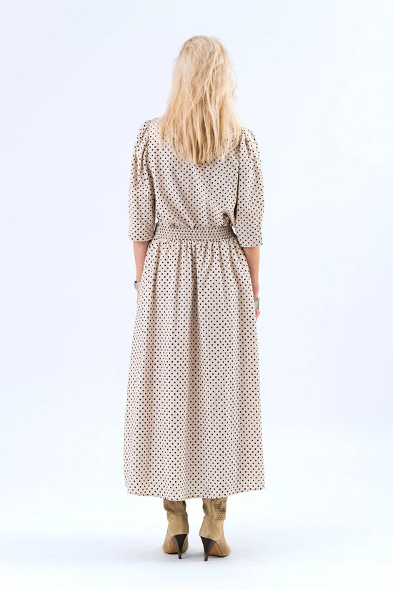 Load image into Gallery viewer, Lollys Laundry BonoLL Shirt SS Creme
