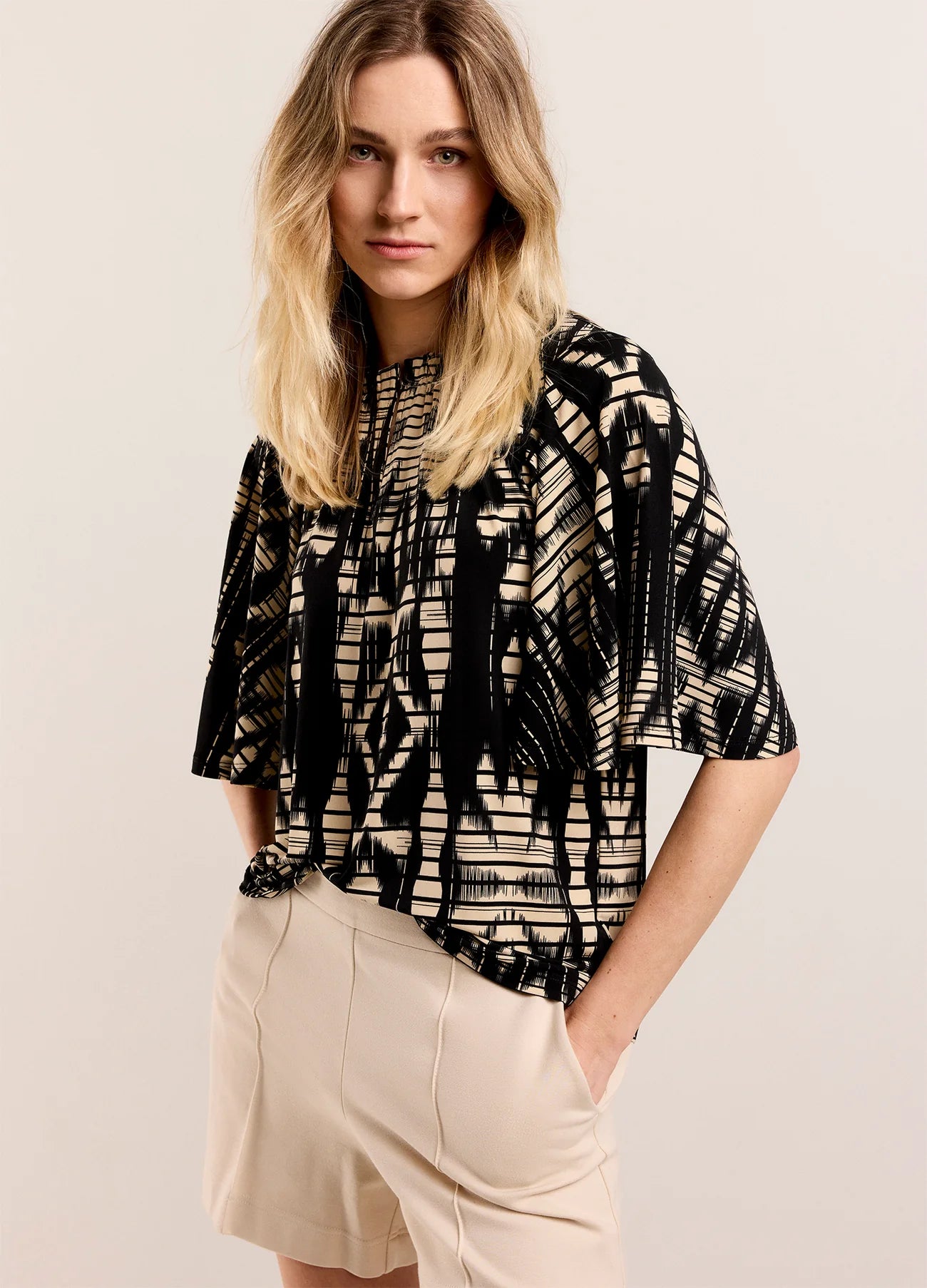 Summum Woman Top with wide sleeves