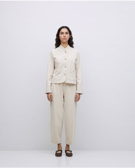 Load image into Gallery viewer, Yerse BEIGE MAO-NECK SHORT JACKET
