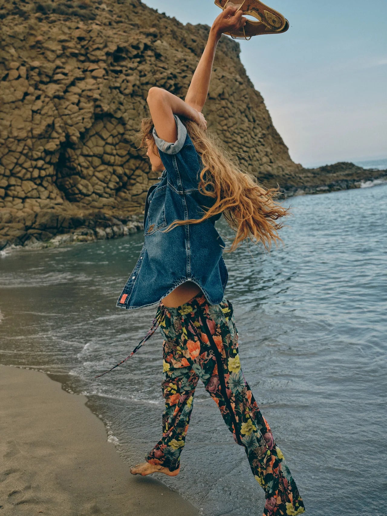 Heyanno MMHNote Loop Shirt
Relaxed fit