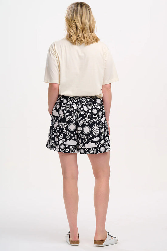 Load image into Gallery viewer, Sugarhill Brighton Kinsley Relaxed T-Shirt - Off-White/Black, Folk Floral
