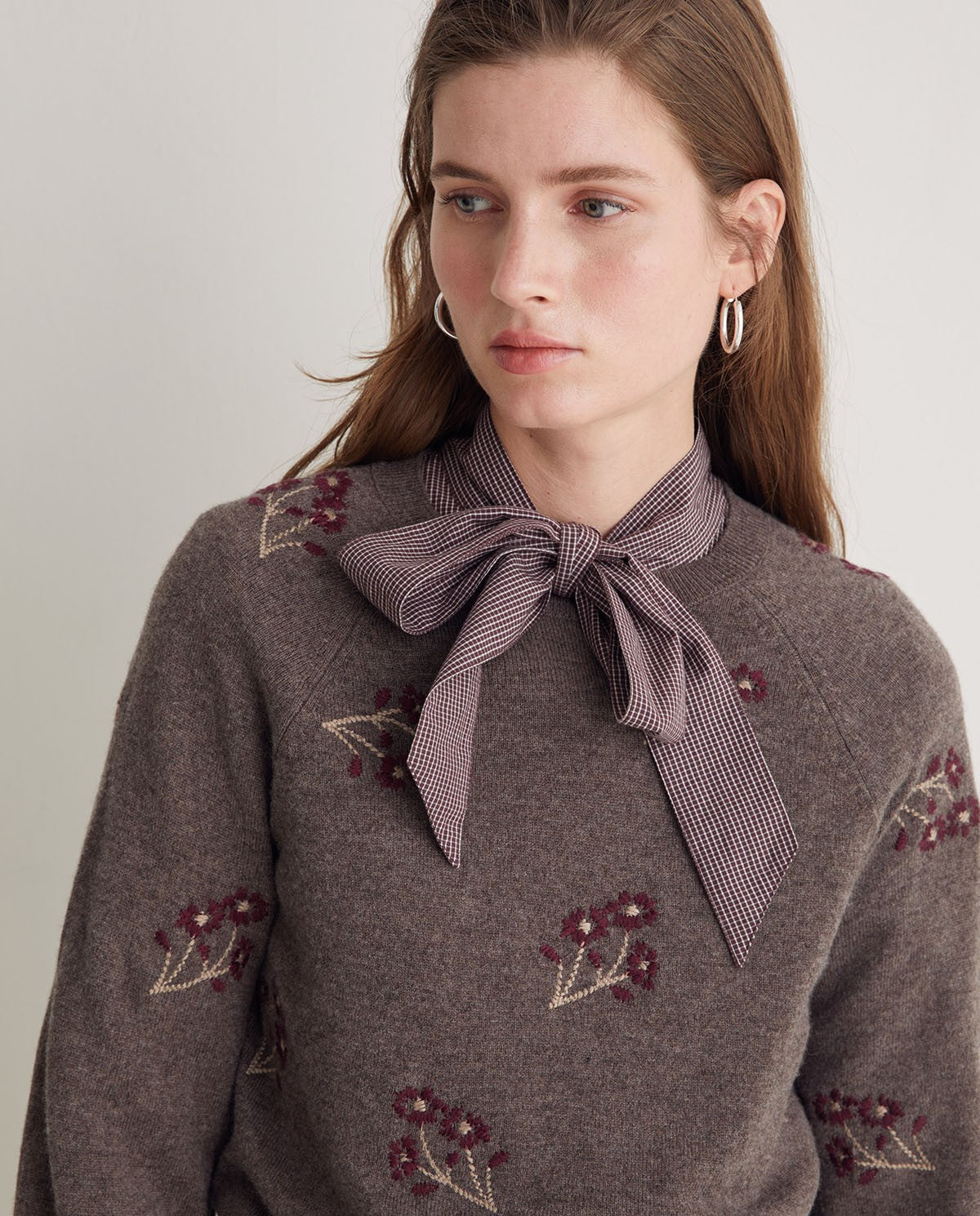 Yerse WOOL-BLEND SWEATER WITH EMBROIDERED FLOWERS