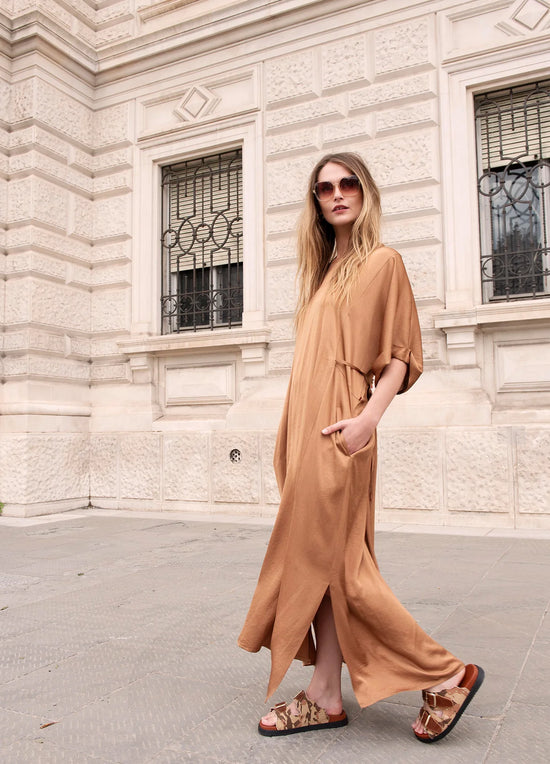 Load image into Gallery viewer, Summum Woman STRAIGHT-FIT DRESS WITH BELT
