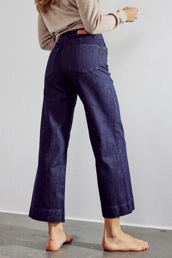 Load image into Gallery viewer, Numph NUPARIS PANT CROP DARK D. BLUE - Dark Denim Blue
