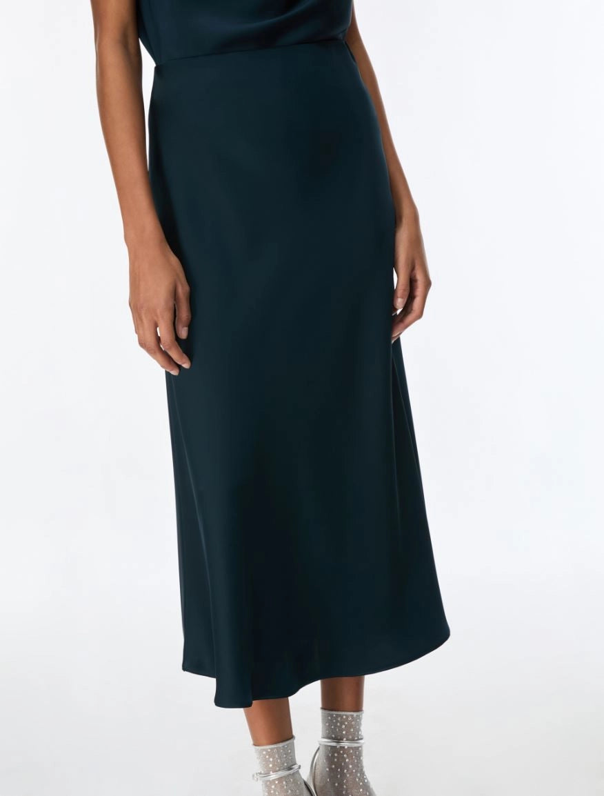 I Blue SATIN SKIRT
Oil
