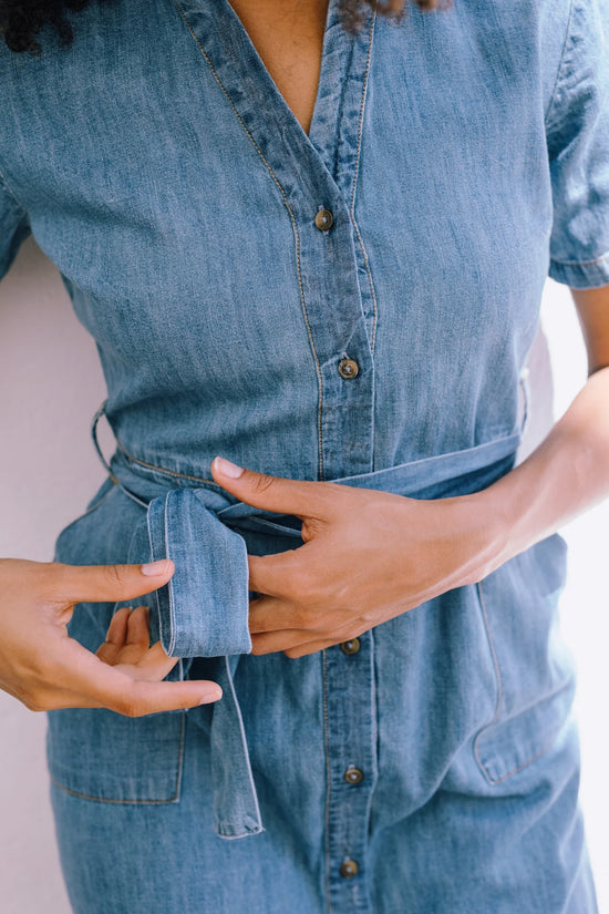 Load image into Gallery viewer, Sugarhill Brighton Cloretta Midi Shirt Dress - Mid Blue Denim
