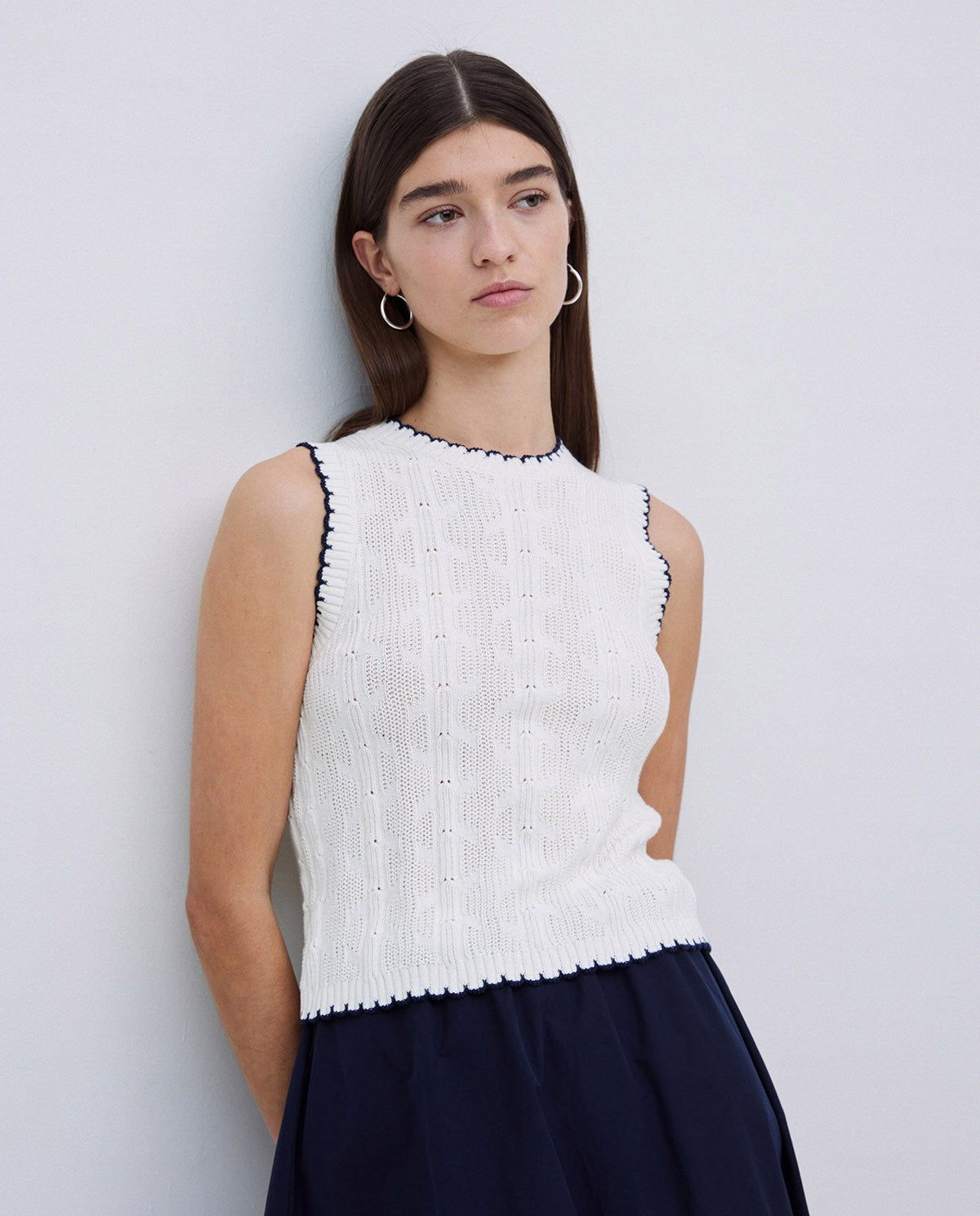 Yerse OFF-WHITE TOP WITH CONTRASTING DETAILS