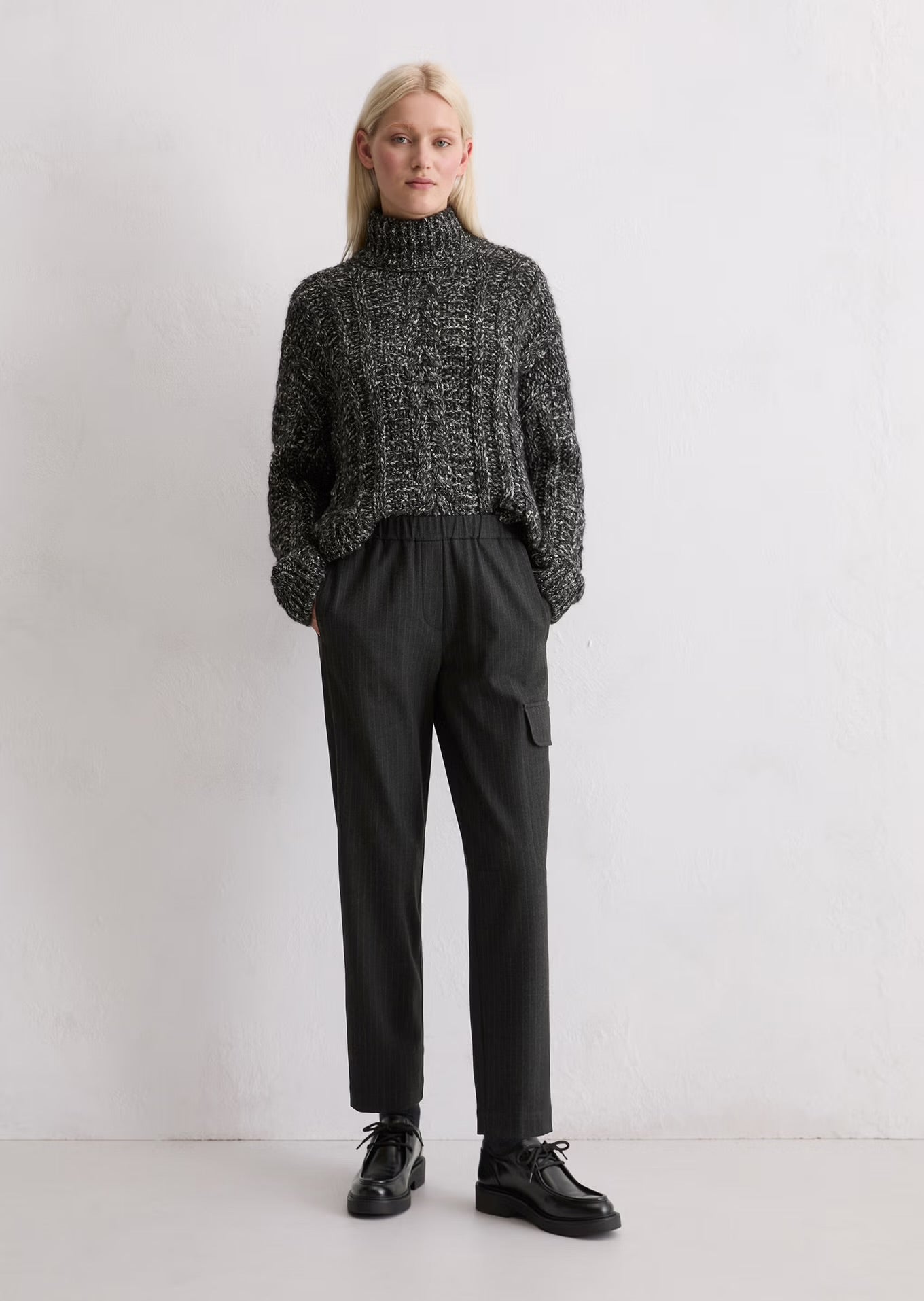Marc O Polo RELAXED PINSTRIPE FLANNEL TROUSERS MADE FROM A SOFT POLYESTER-VISCOSE BLEND