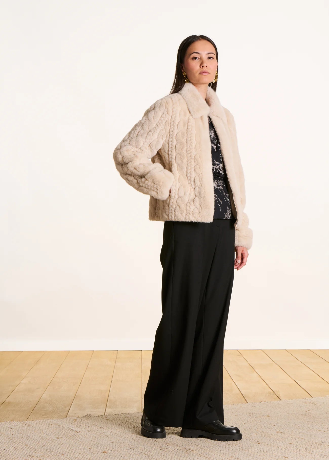 La Fee Maraboutee Short ecru coat with faux fur