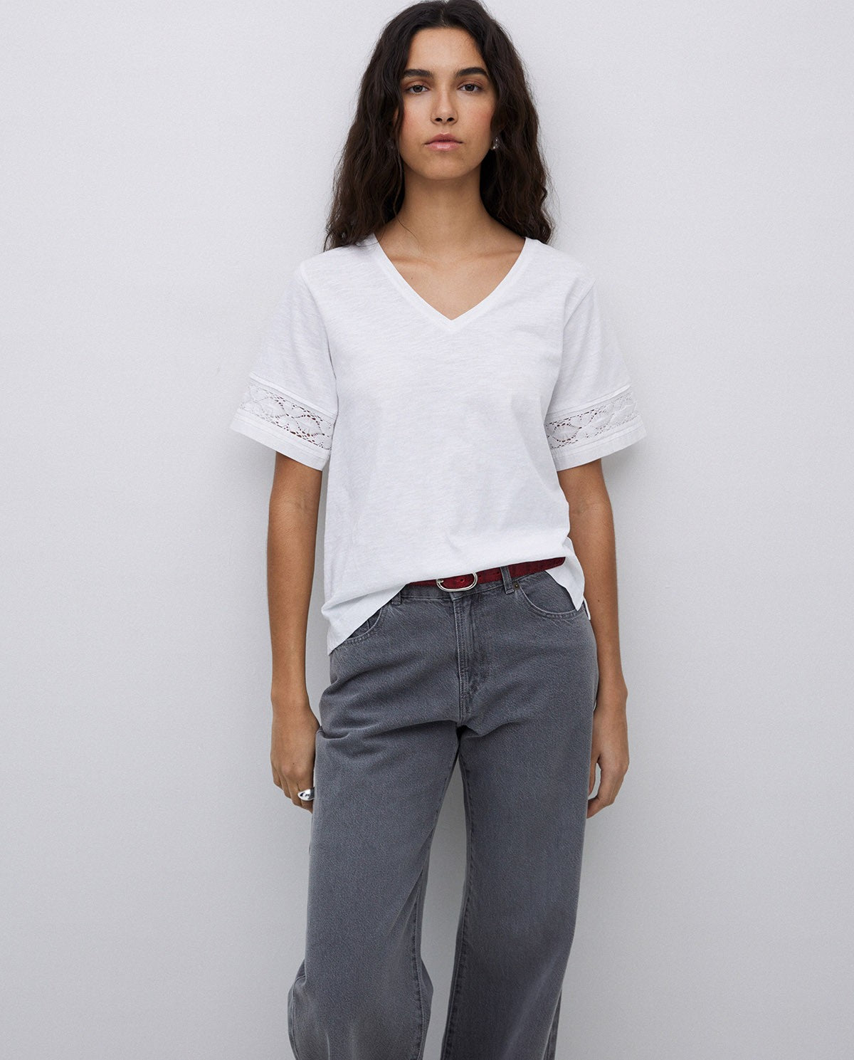 Yerse WHITE LACE-EDGED T-SHIRT