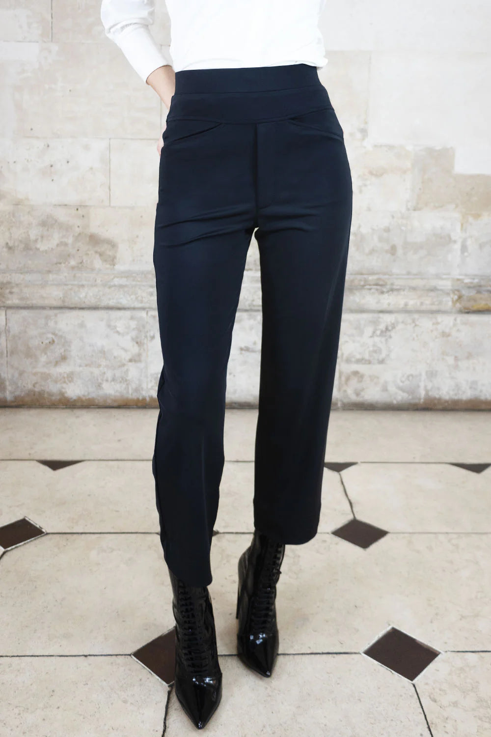 No2mor0 Gaia Travel Trouser – 28” Leg
Black