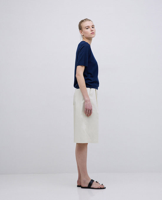 Load image into Gallery viewer, Yerse Short Natural RAINCOAT BERMUDA SHORTS
