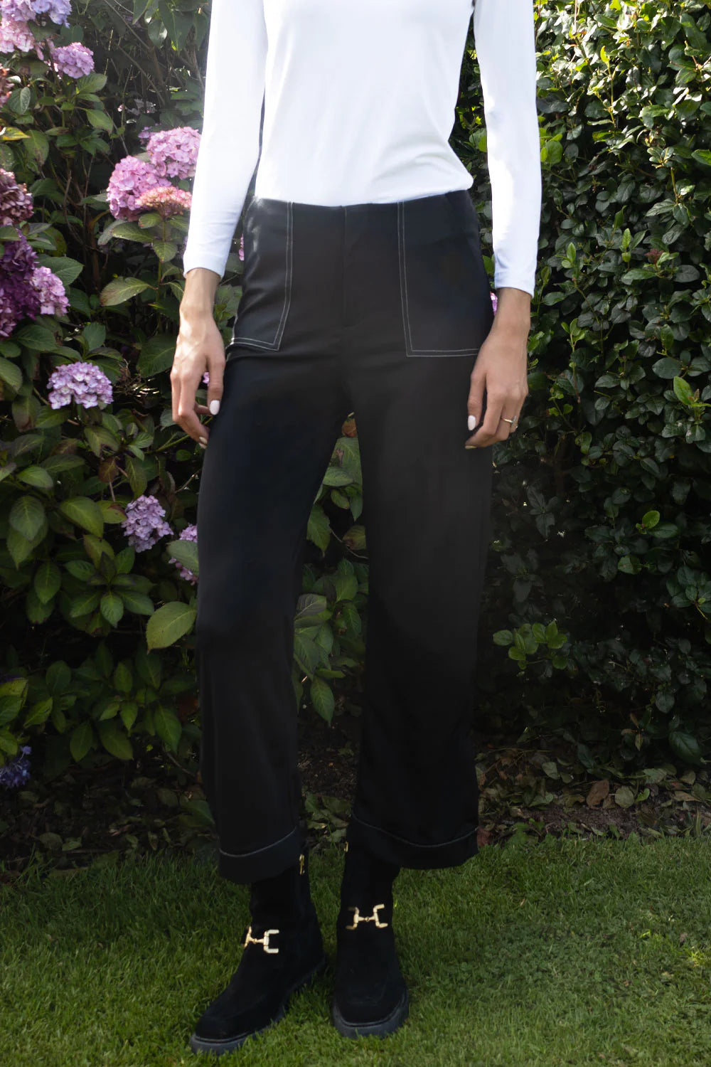 No2mor0 Hera Hera Travel Trouser – 27” Leg
Black