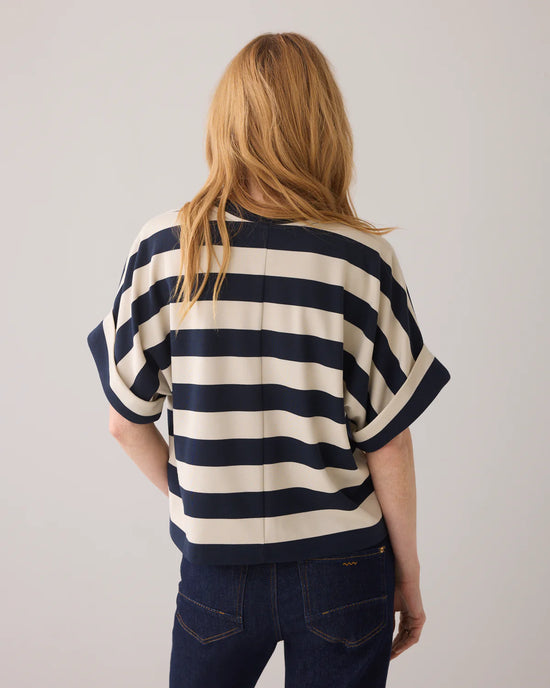 Load image into Gallery viewer, Summum Woman TOP WITH RHINESTONE LOGO
