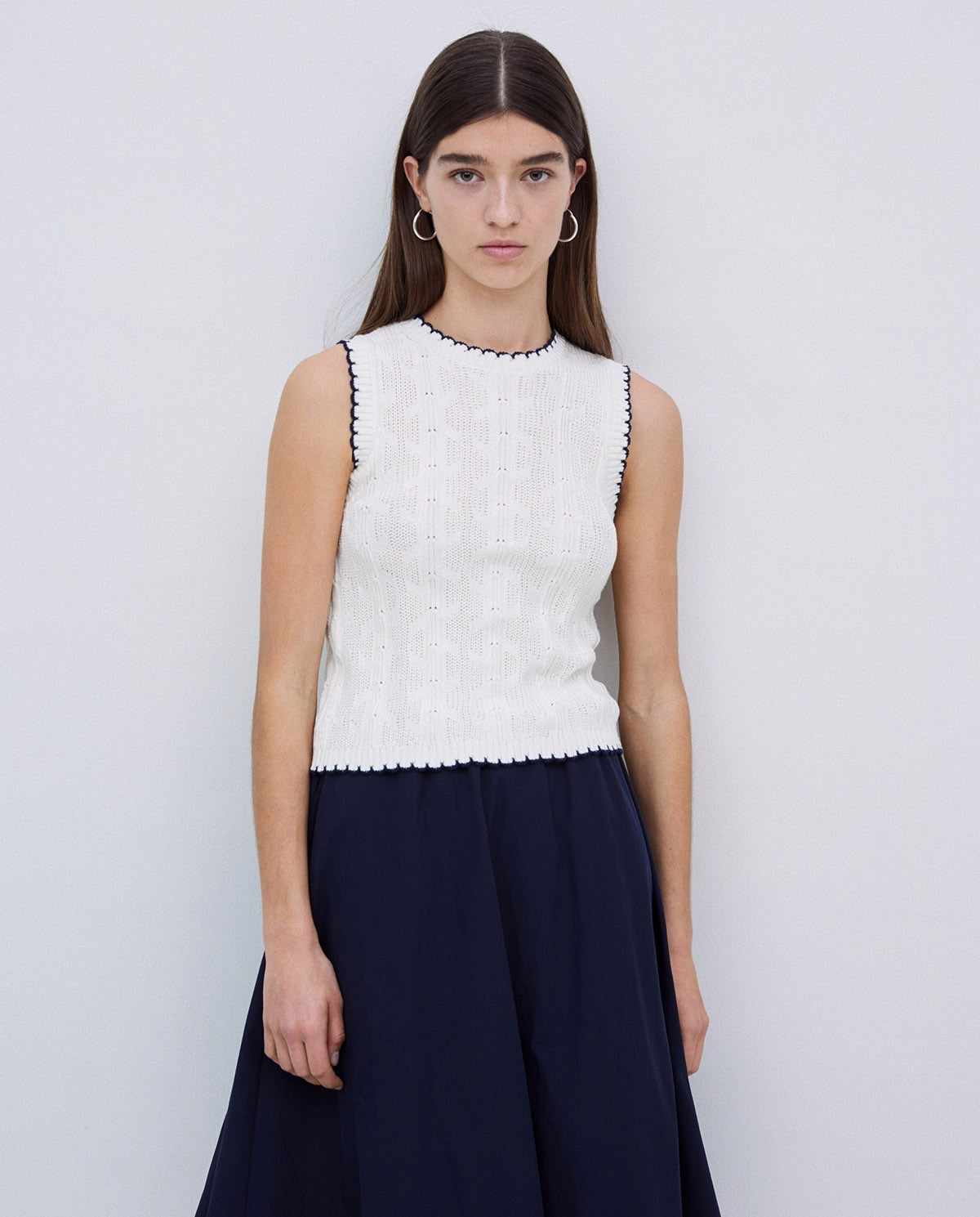 Yerse OFF-WHITE TOP WITH CONTRASTING DETAILS