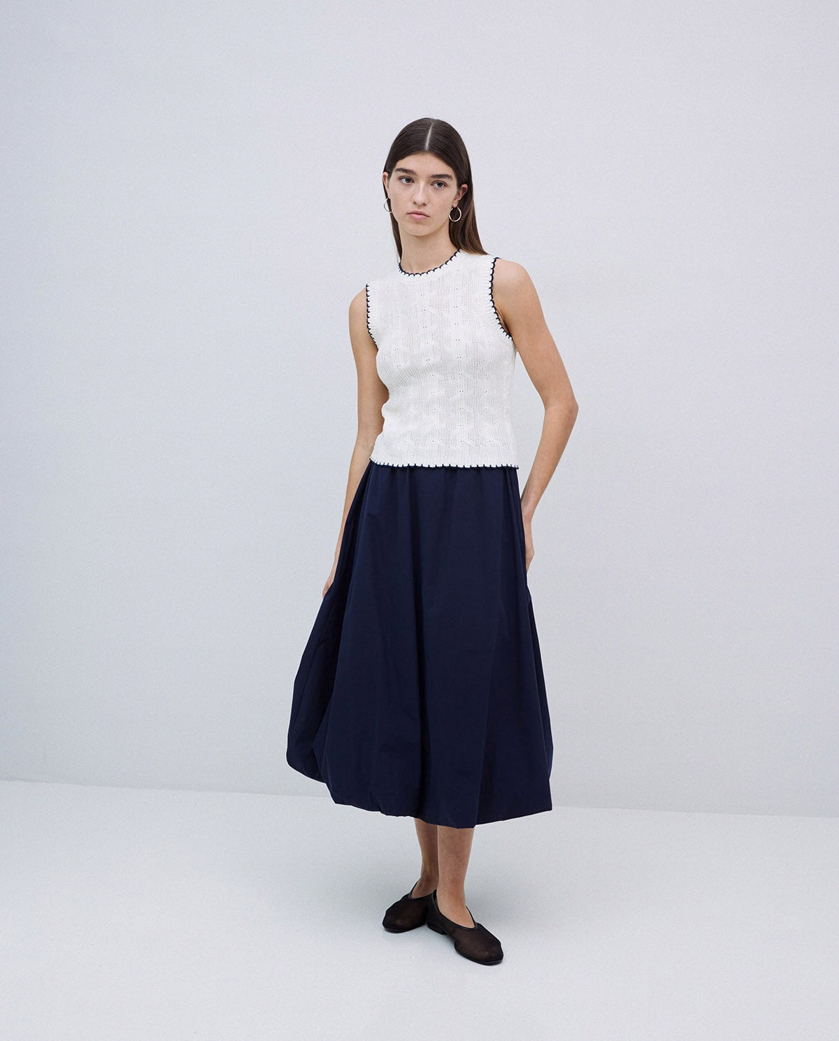 Yerse OFF-WHITE TOP WITH CONTRASTING DETAILS