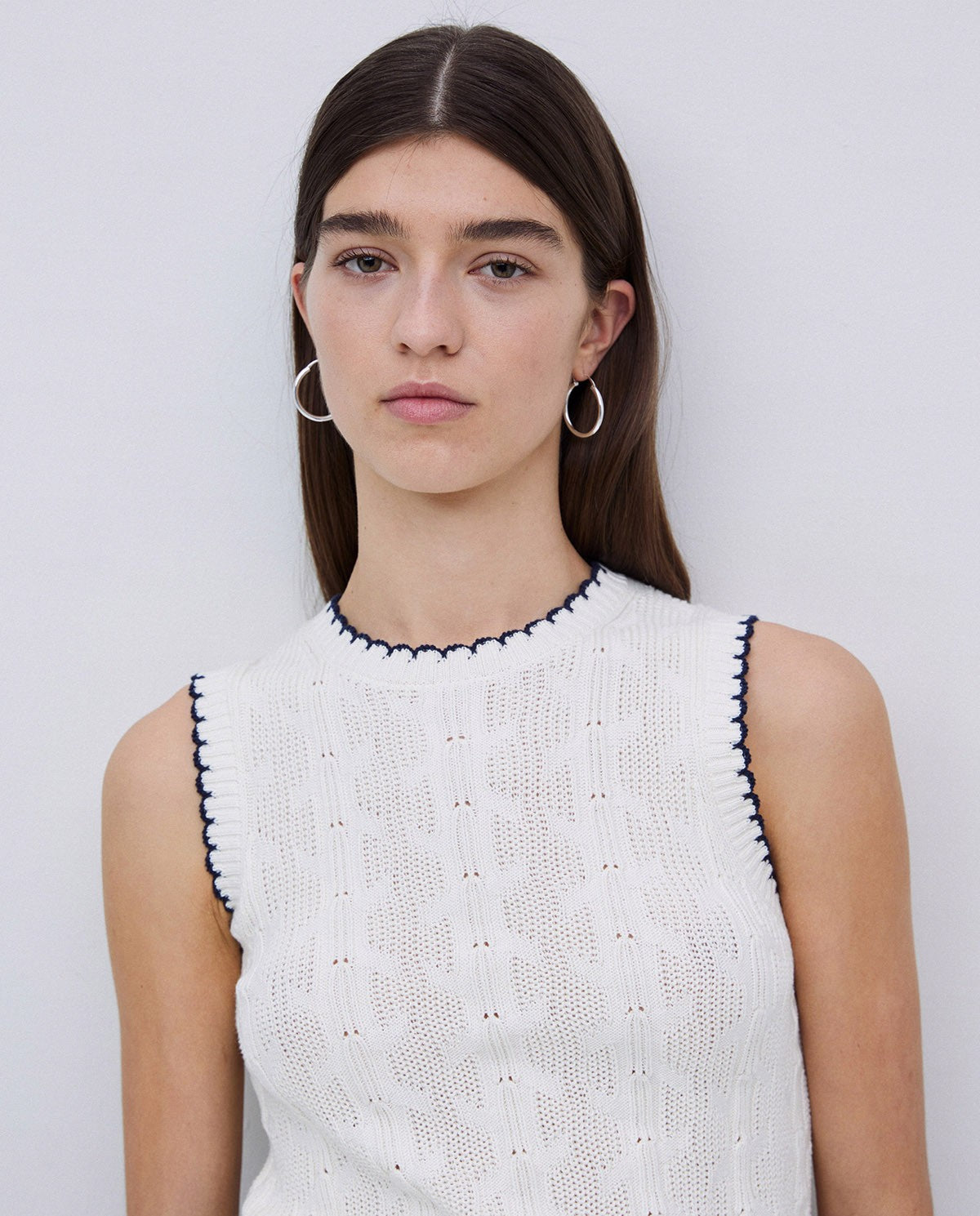 Yerse OFF-WHITE TOP WITH CONTRASTING DETAILS