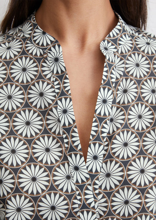 Load image into Gallery viewer, Marc O Polo REGULAR PATTERNED TUNIC BLOUSE MADE FROM SILKY-TOUCH VOILE
