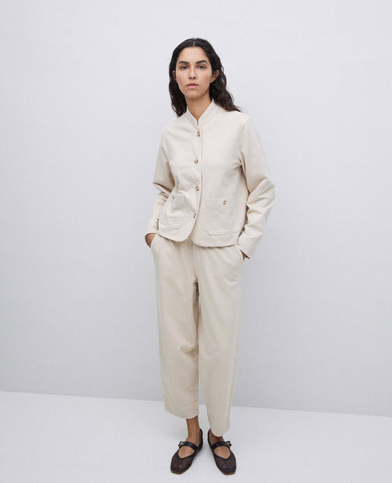 Load image into Gallery viewer, Yerse BEIGE MAO-NECK SHORT JACKET
