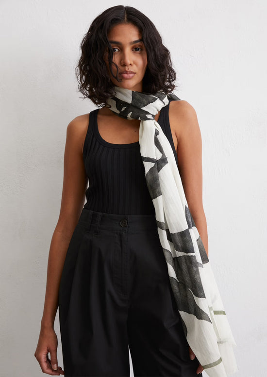 Marc O Polo SCARF WITH ALL-OVER PRINT WITH TENCEL™ LYOCELL
