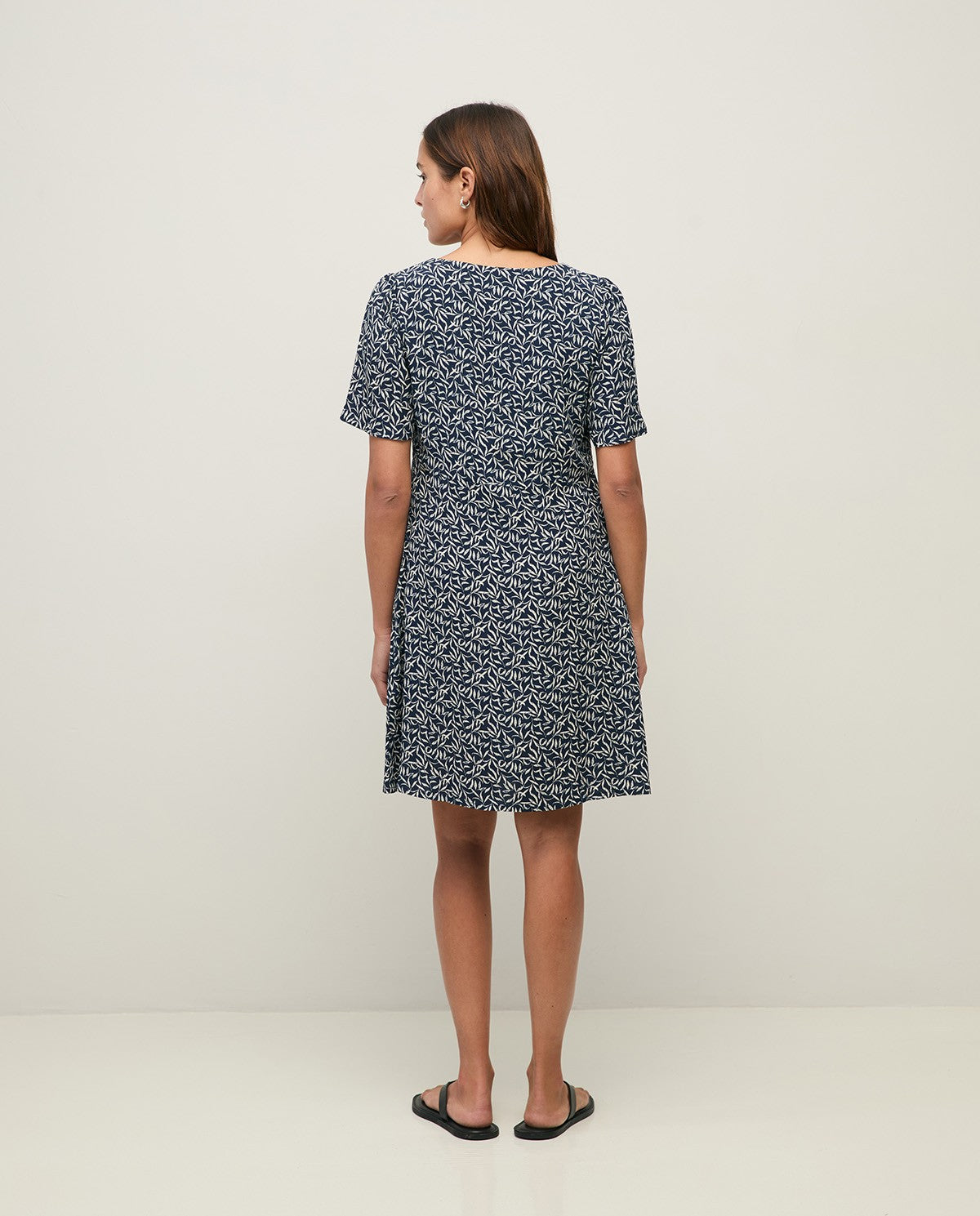 Yerse FLOWY MIDI DRESS WITH GEOMETRIC PRINT