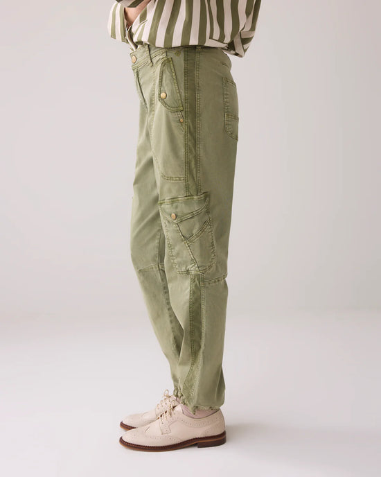 Load image into Gallery viewer, Summum Woman TROUSERS IN A WASHED LOOK Beige

