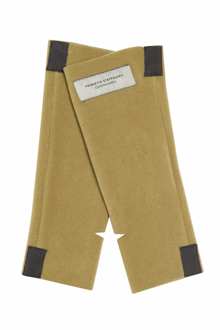 Henriette Steffensen WRIST WARMERS | 6022
OLIVE