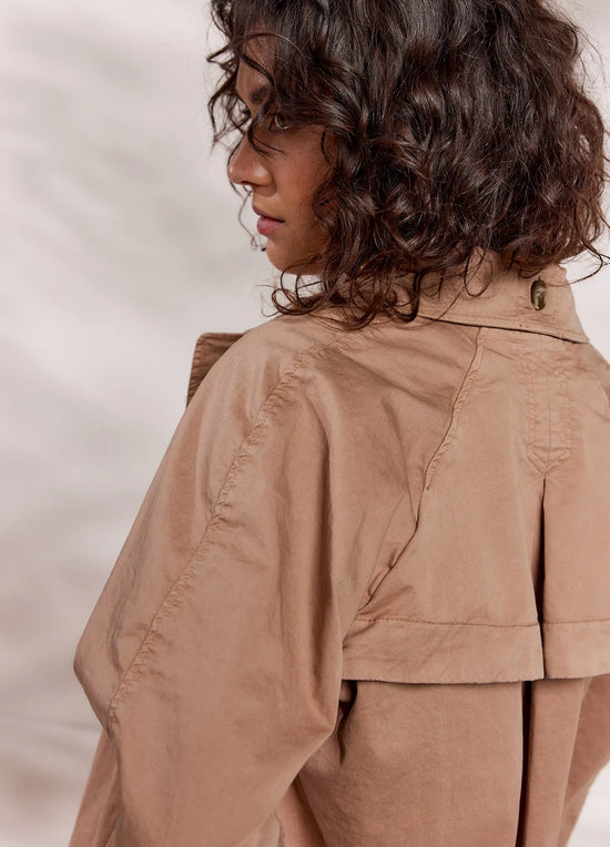 Load image into Gallery viewer, Summum Woman Cropped trench coat
