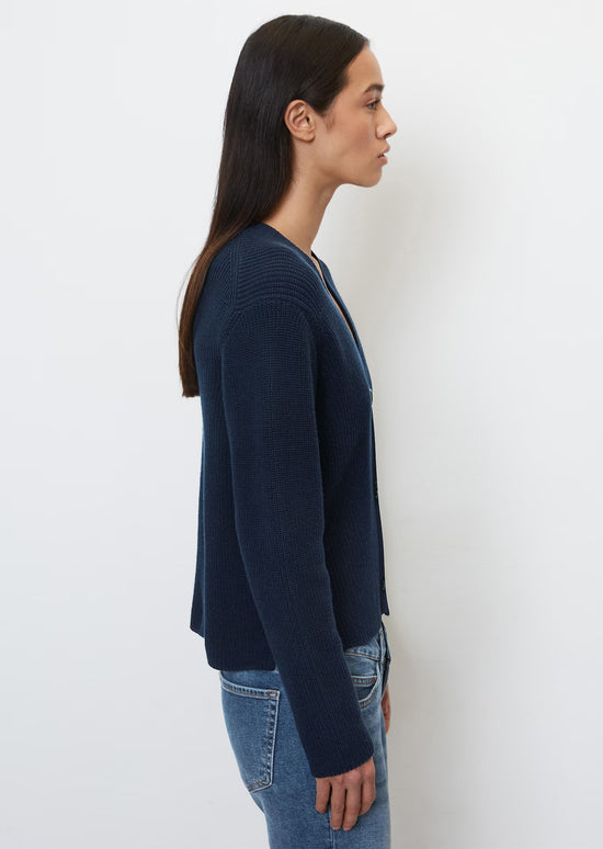 Load image into Gallery viewer, Marc O Polo CROPPED V-NECK CARDIGAN IN A RELAXED FIT MADE OF HEAVY-WEIGHT ORGANIC COTTON
