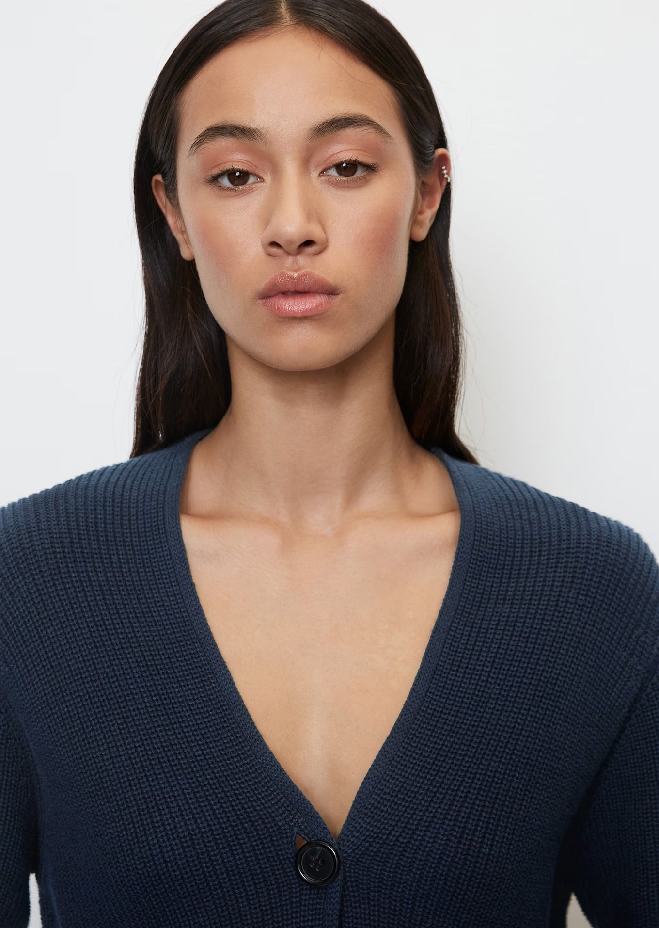 Marc O Polo CROPPED V-NECK CARDIGAN IN A RELAXED FIT MADE OF HEAVY-WEIGHT ORGANIC COTTON