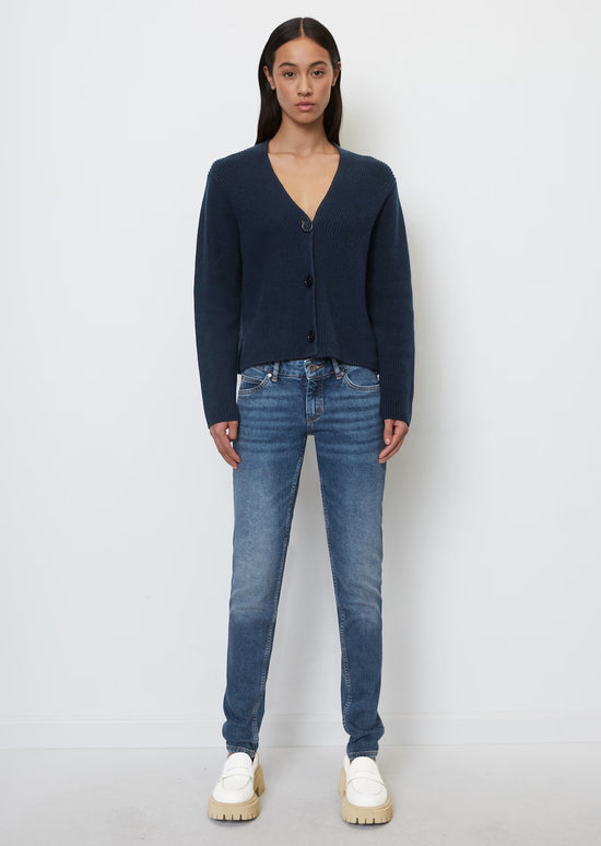 Marc O Polo CROPPED V-NECK CARDIGAN IN A RELAXED FIT MADE OF HEAVY-WEIGHT ORGANIC COTTON