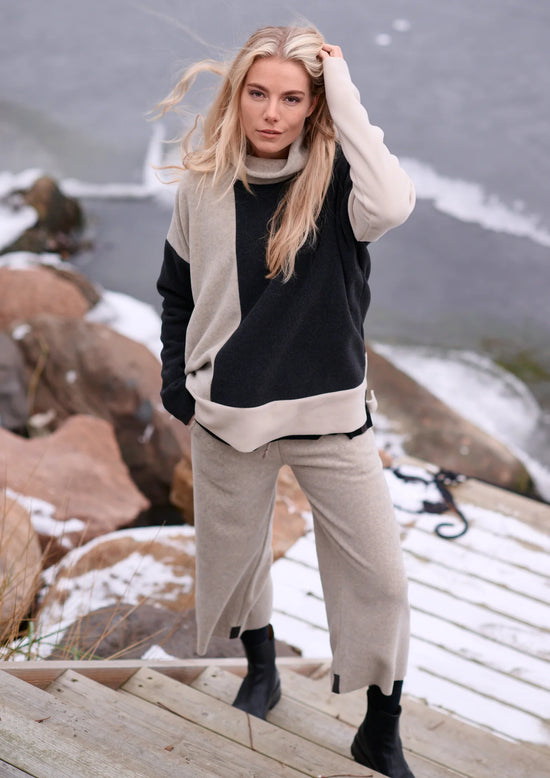 Henriette Steffensen  SWEATER PATCH | 1380 PATCH SOFT BLACK/SAND/KIT