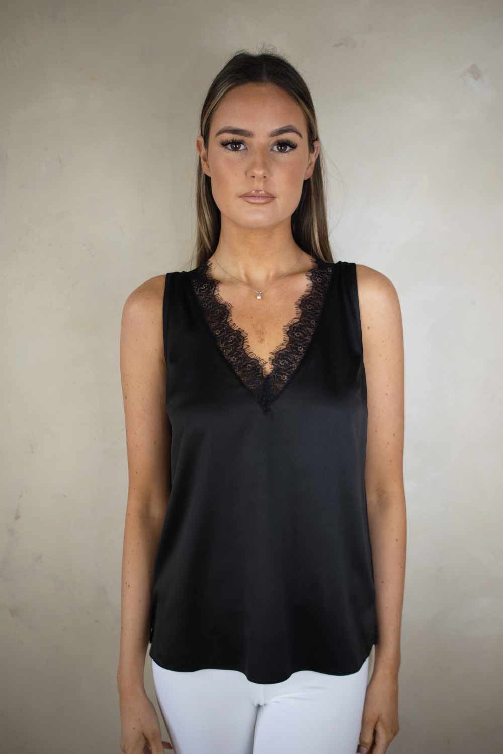 No2mor0 Kai V Neck Silk Look Camisole