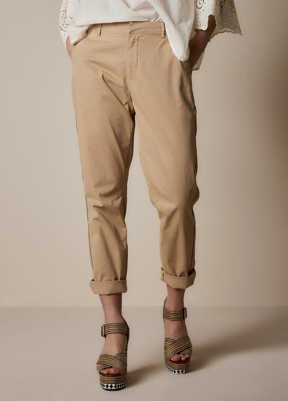Load image into Gallery viewer, Summum Woman Chinos
